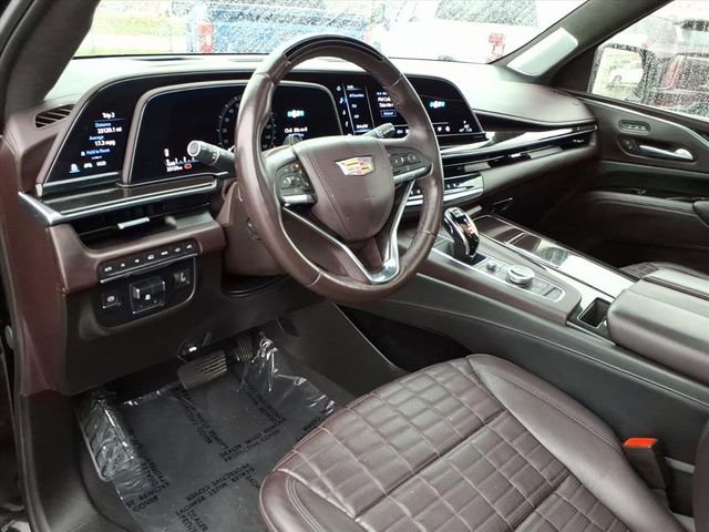 Used 2024 Cadillac Escalade Sport Platinum w/ LPO, ONYX Package image 3