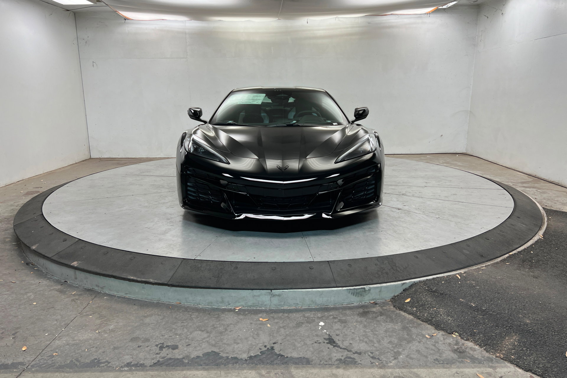 New 2025 Chevrolet Corvette E-Ray w/ Stealth Interior Trim Package image 9