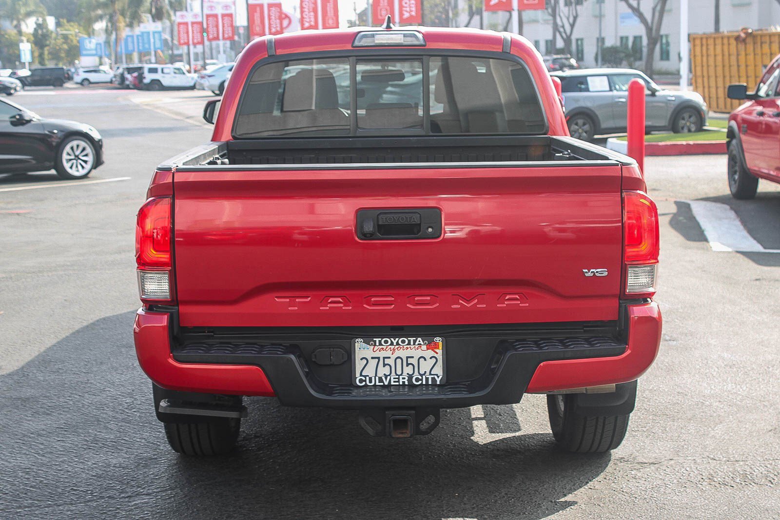 Used 2016 Toyota Tacoma TRD Sport w/ Towing Package image 8