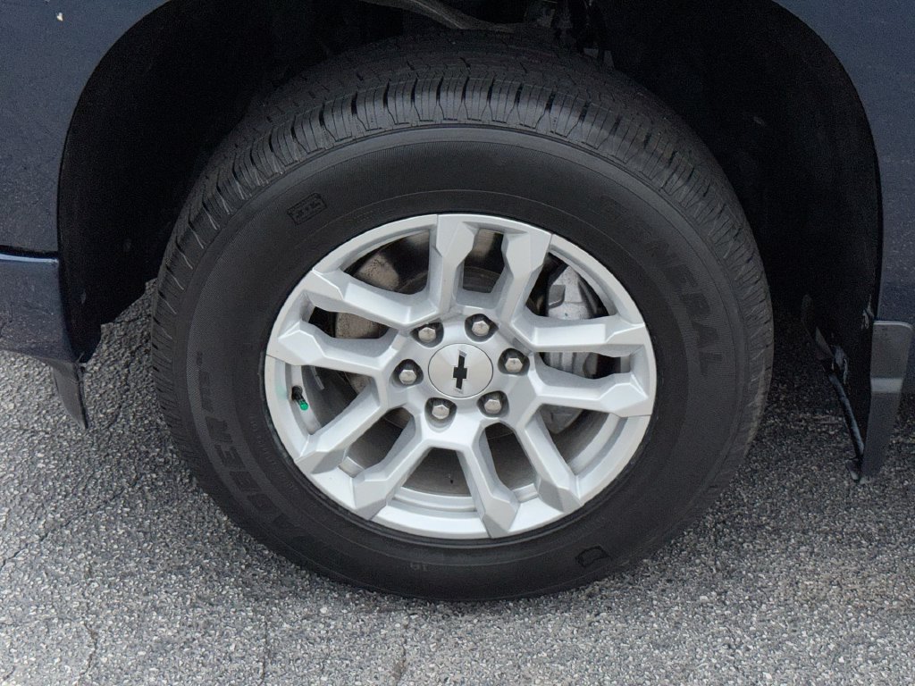Used 2023 Chevrolet Silverado 1500 RST AWD/4WD image 12