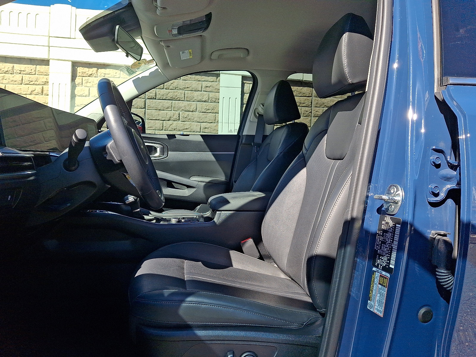 Used 2025 Kia Sorento S image 13