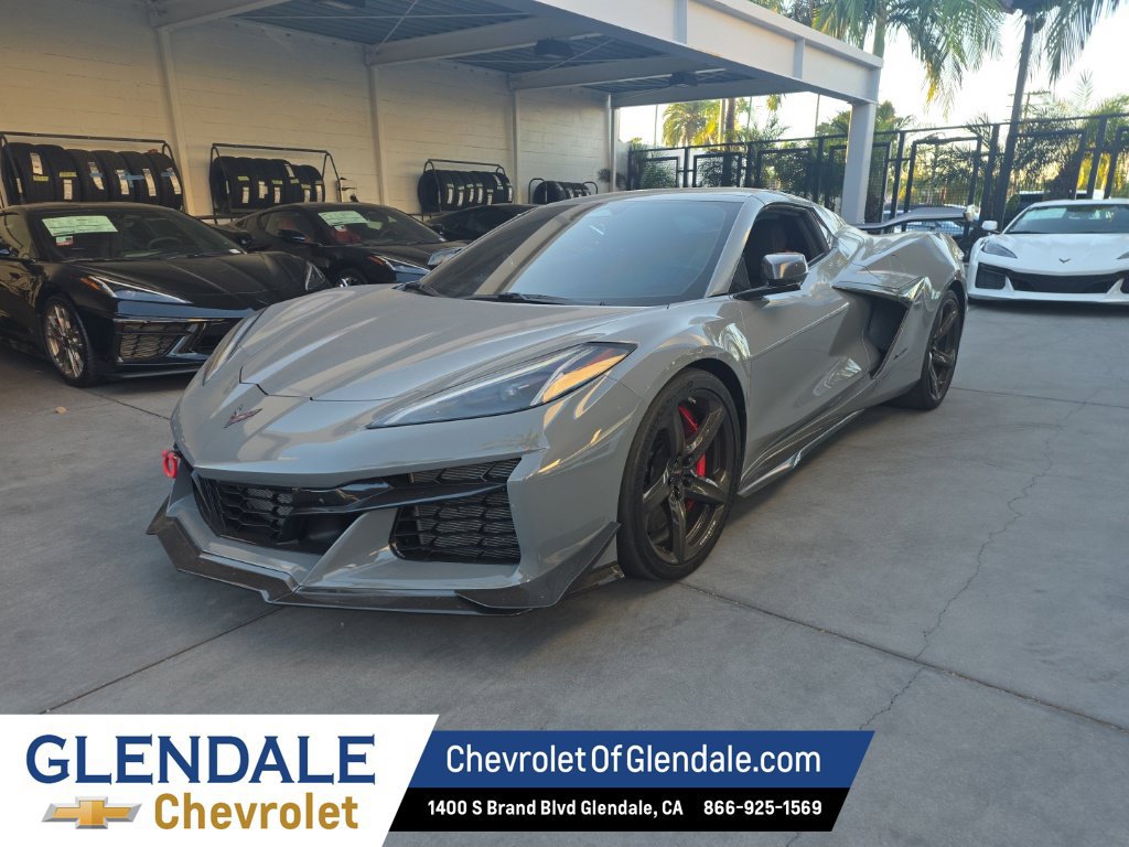Used 2024 Chevrolet Corvette Z06 w/ Z07 Performance Package RWD image 2