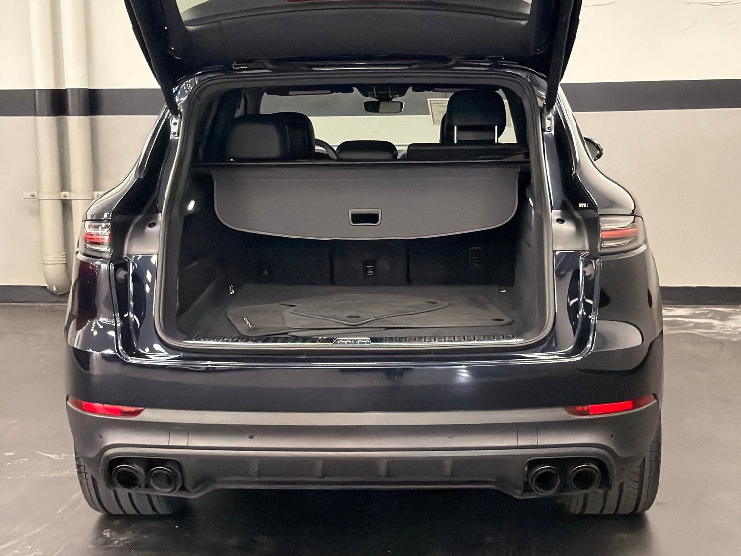 Used 2023 Porsche Cayenne AWD/4WD image 15