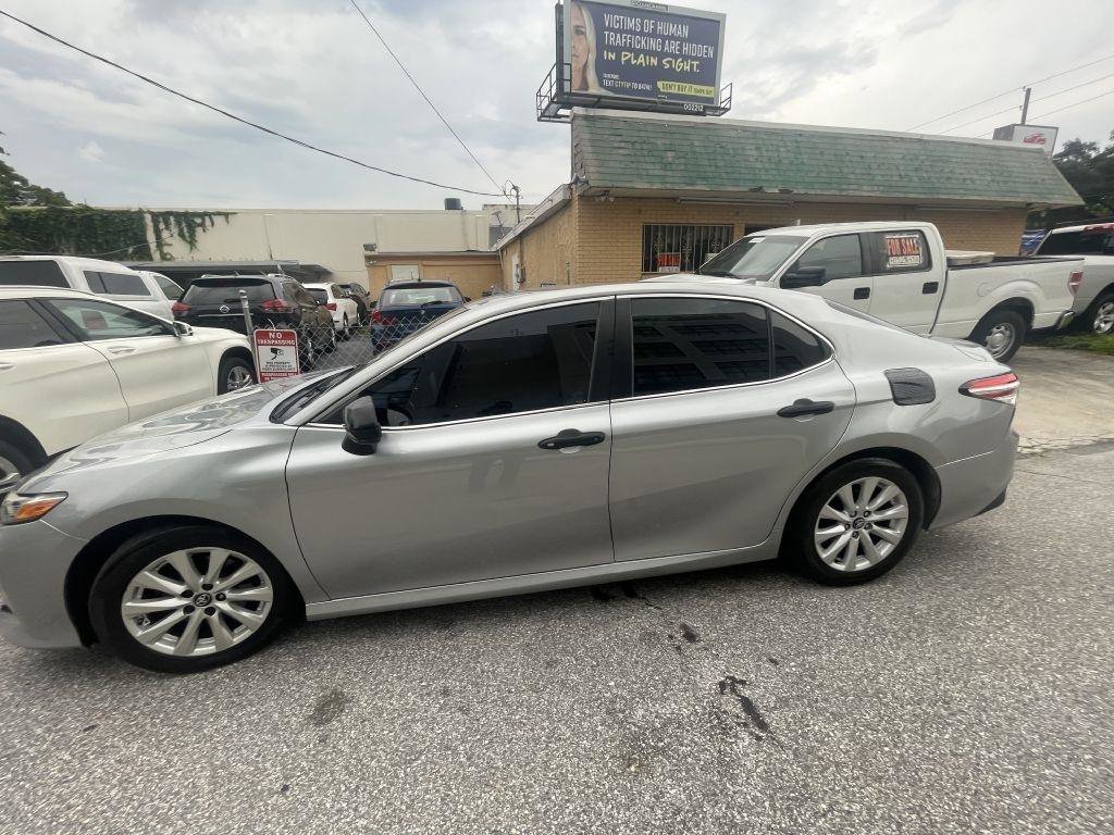 Used 2019 Toyota Camry LE FWD image 9