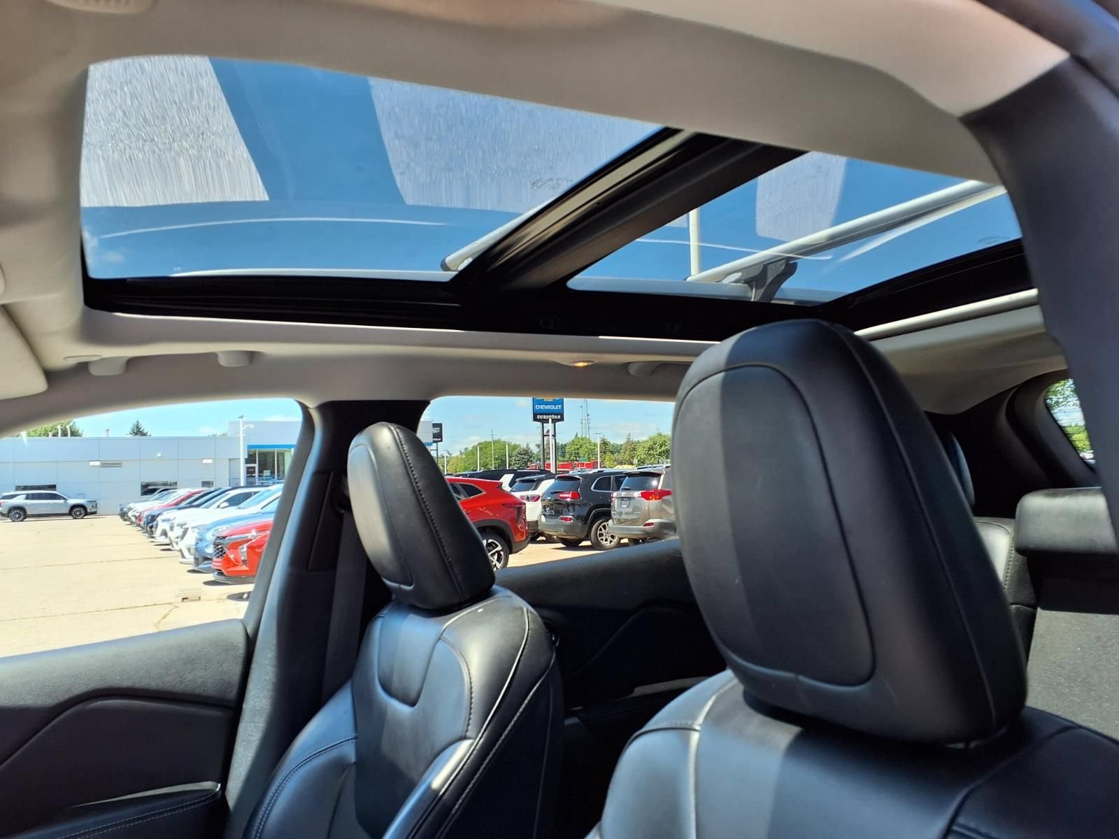 Used 2020 Jeep Cherokee Latitude Plus FWD image 18