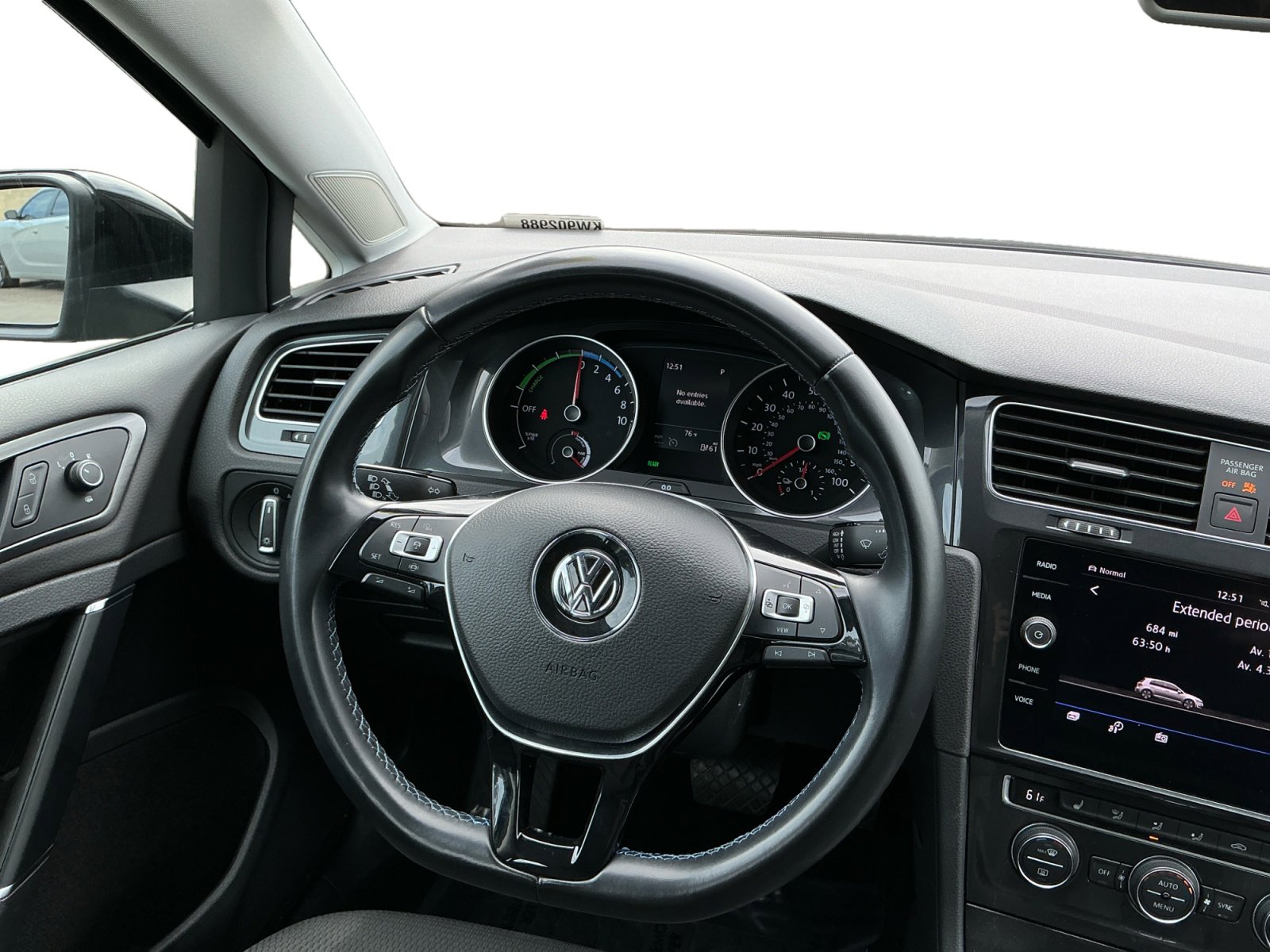 Used 2019 Volkswagen e-Golf SE w/ Driver Assistance Package image 11