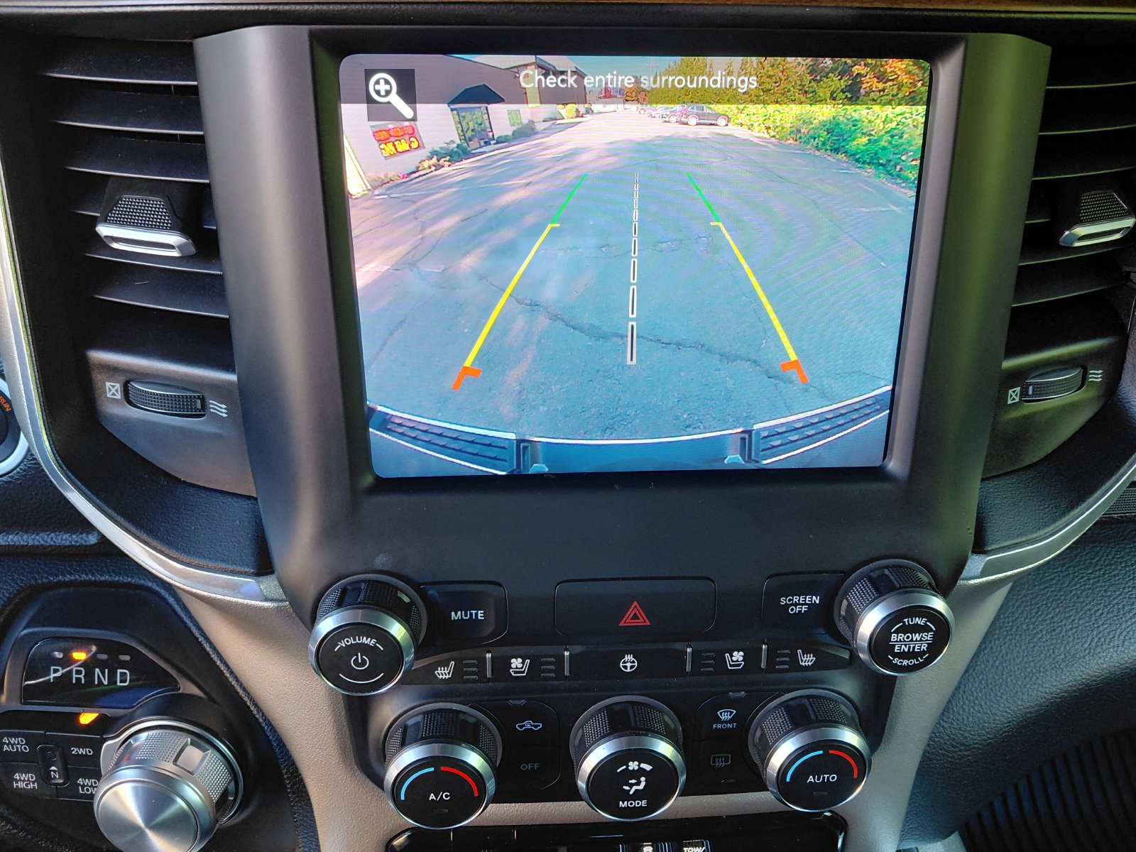 Used 2021 RAM 1500 Laramie AWD/4WD image 9