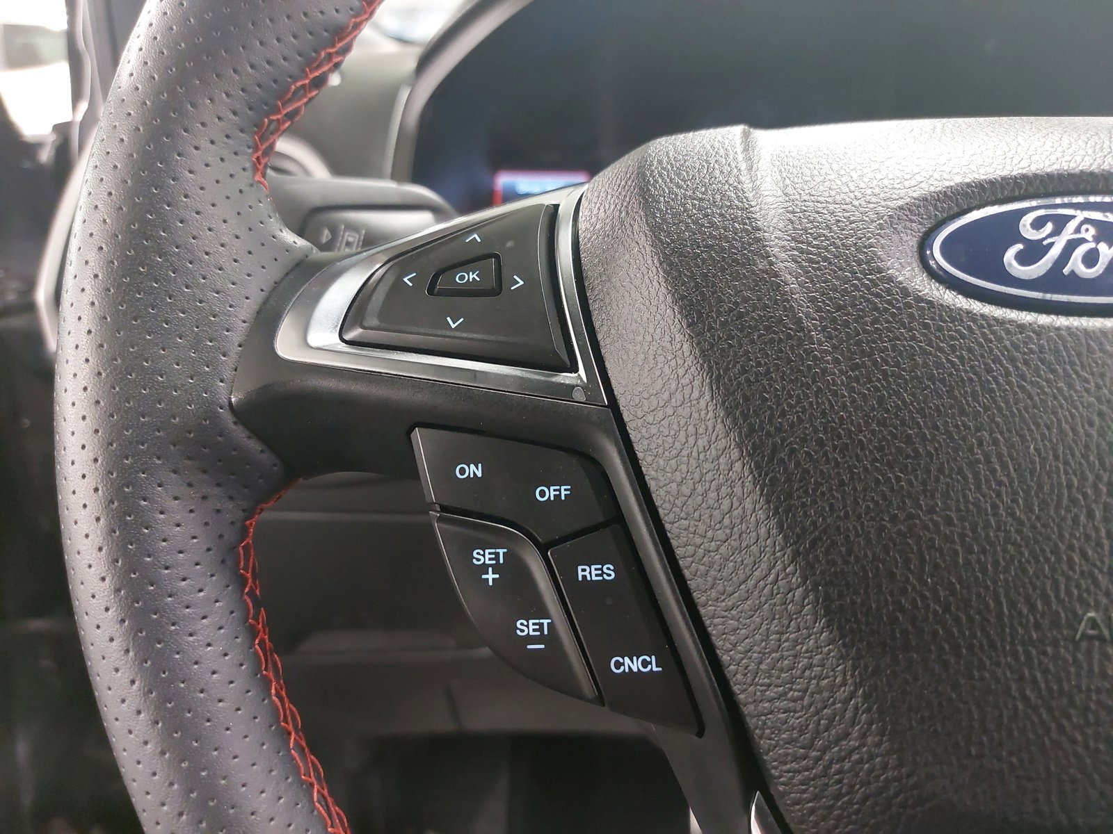 Used 2024 Ford Edge ST-Line image 19