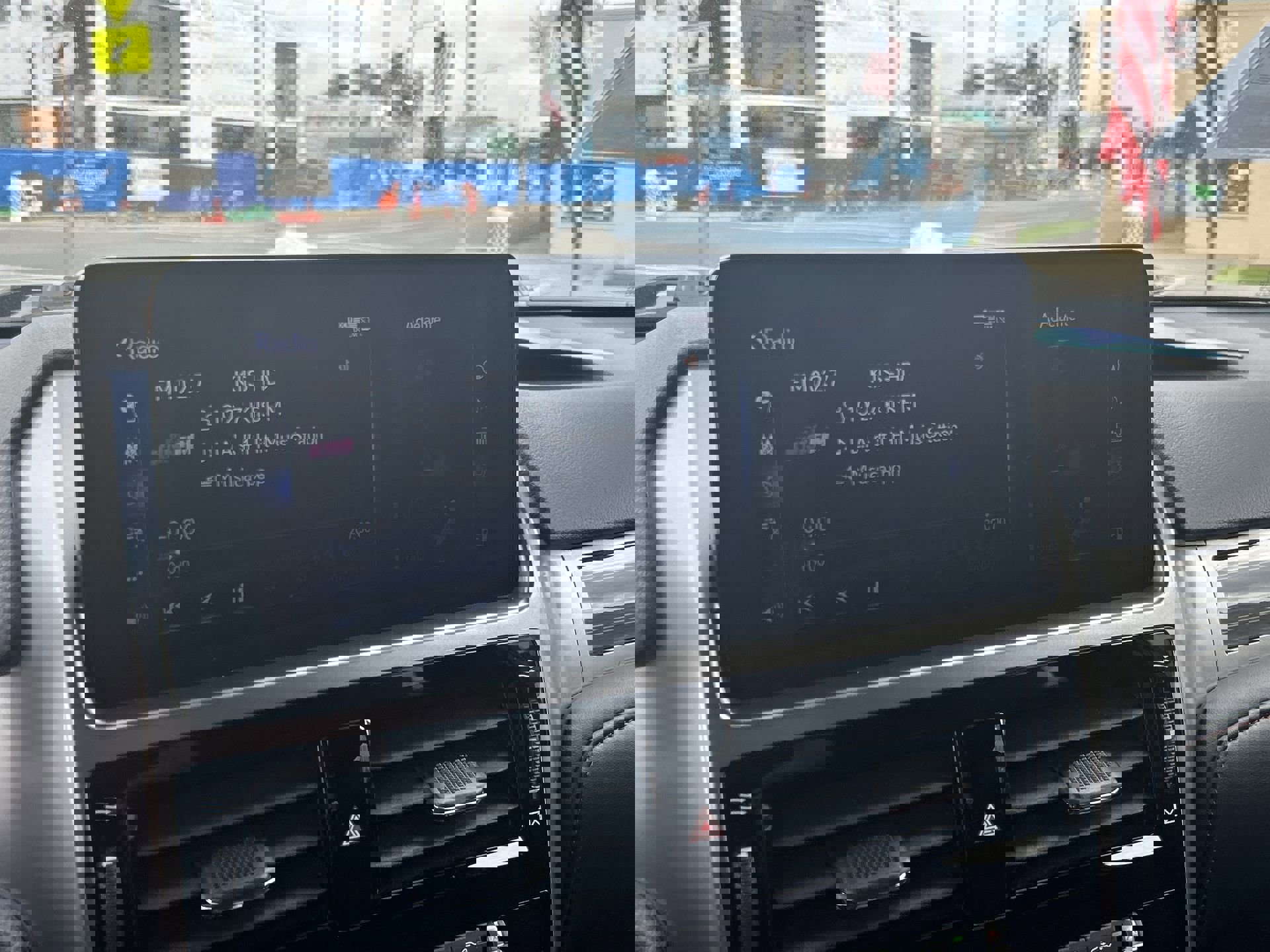 Used 2023 Lexus GX 460 Premium w/ Premium Package image 12