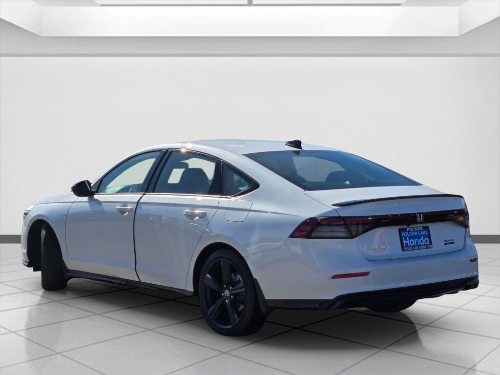 Used 2025 Honda Accord Sport image 7