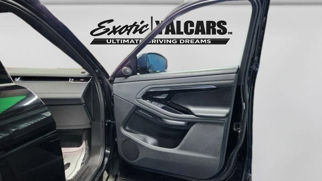 Used 2020 Land Rover Range Rover Evoque SE image 9