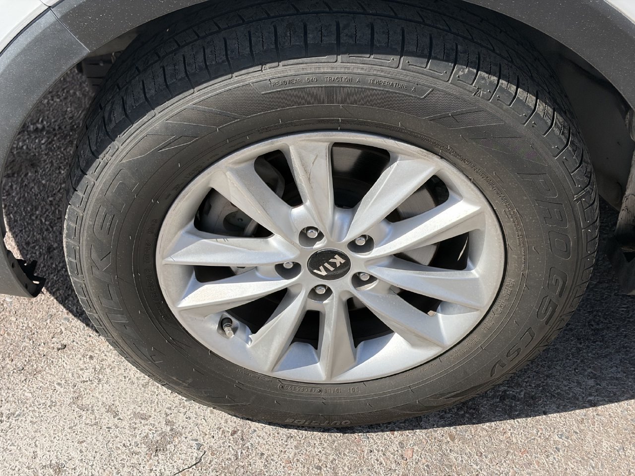 Used 2020 Kia Sorento LX AWD/4WD image 5
