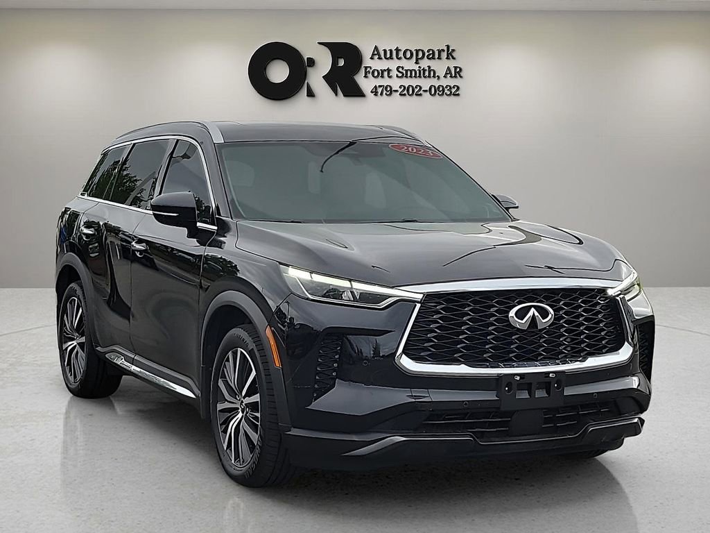 Used 2023 INFINITI QX60 Sensory w/ Vision Package AWD/4WD image 1