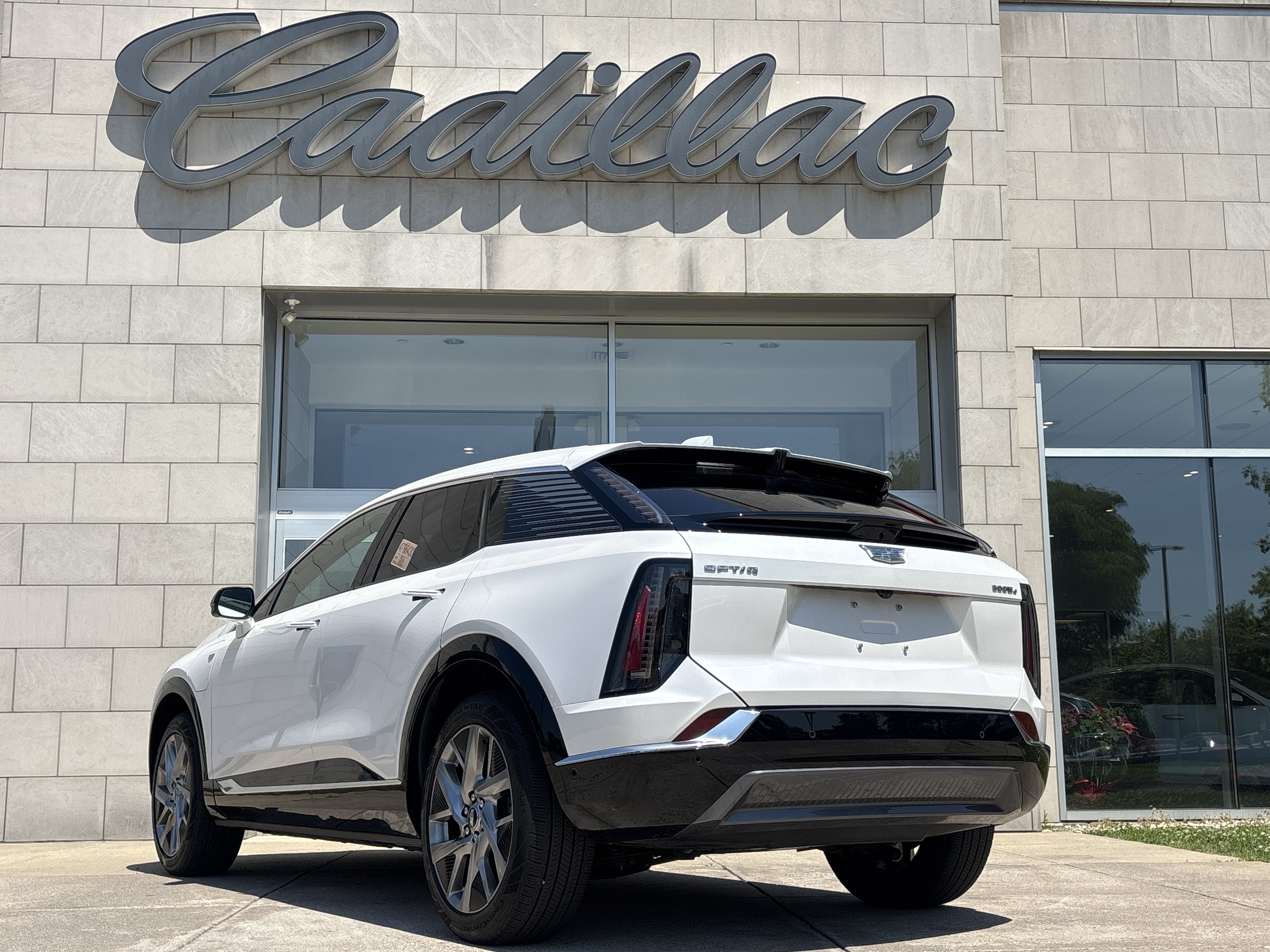 Used 2025 Cadillac Optiq Luxury 2 AWD/4WD image 8