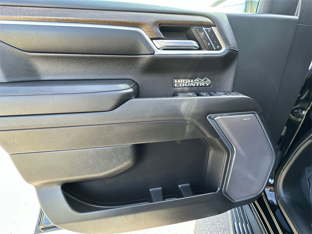 Used 2022 Chevrolet Silverado 1500 High Country w/ Technology Package image 21