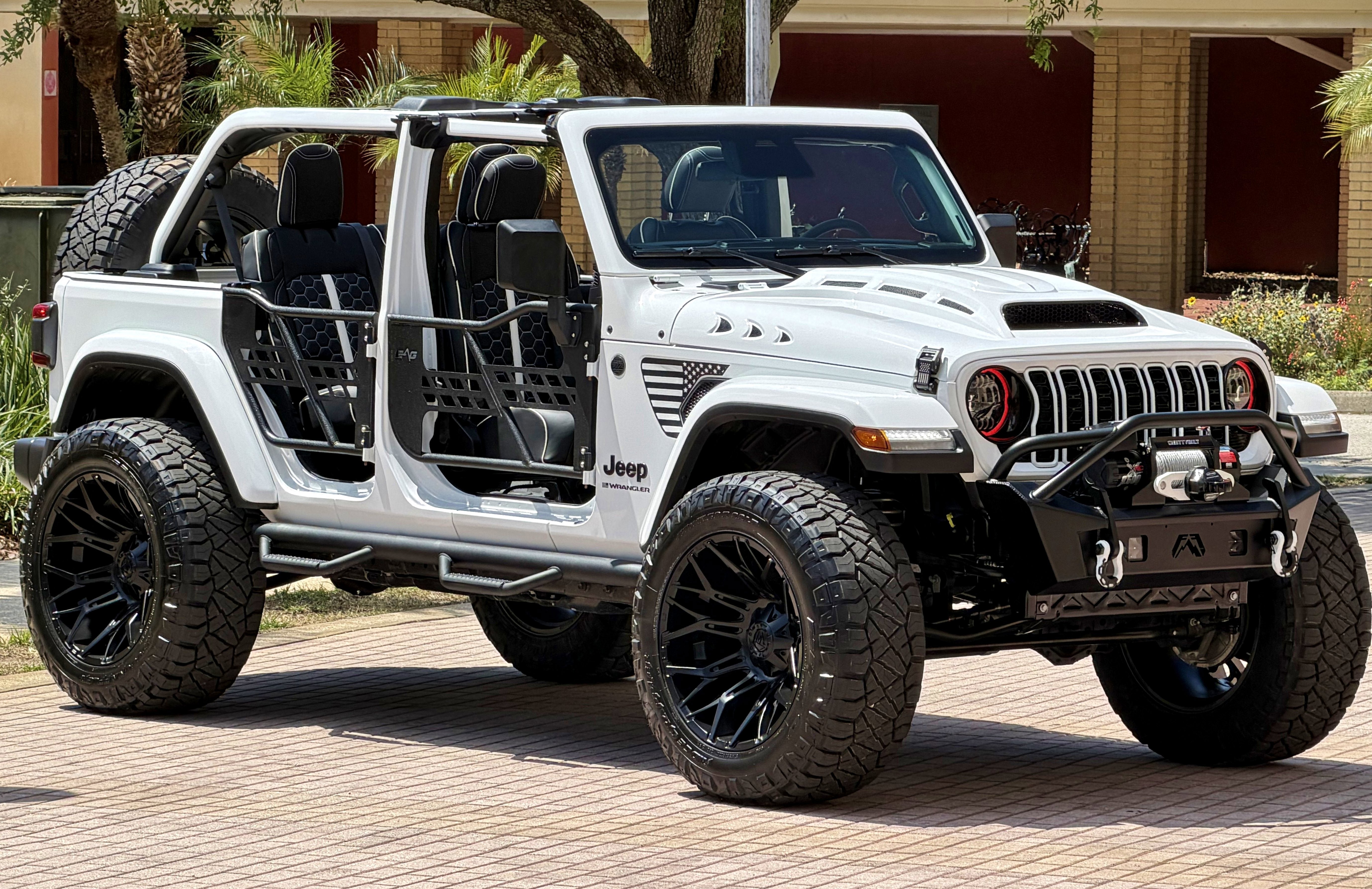 Used 2026 Jeep Wrangler Sahara AWD/4WD image 11