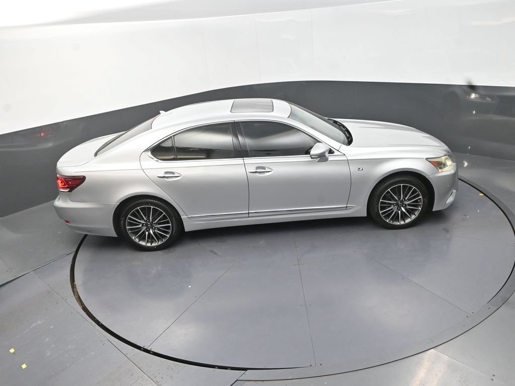 Used 2013 Lexus LS 460 AWD w/ F-Sport Pkg image 22