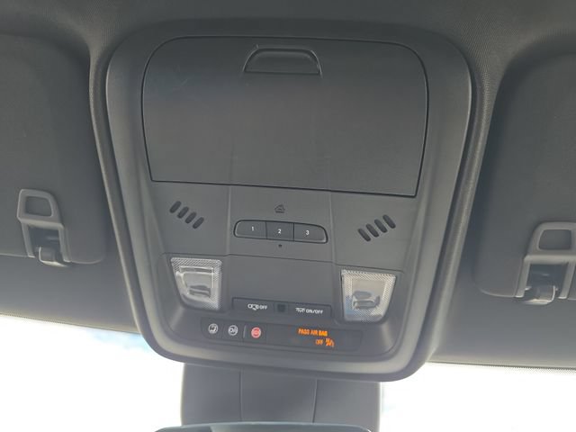 Used 2025 Cadillac XT4 Premium Luxury FWD image 27