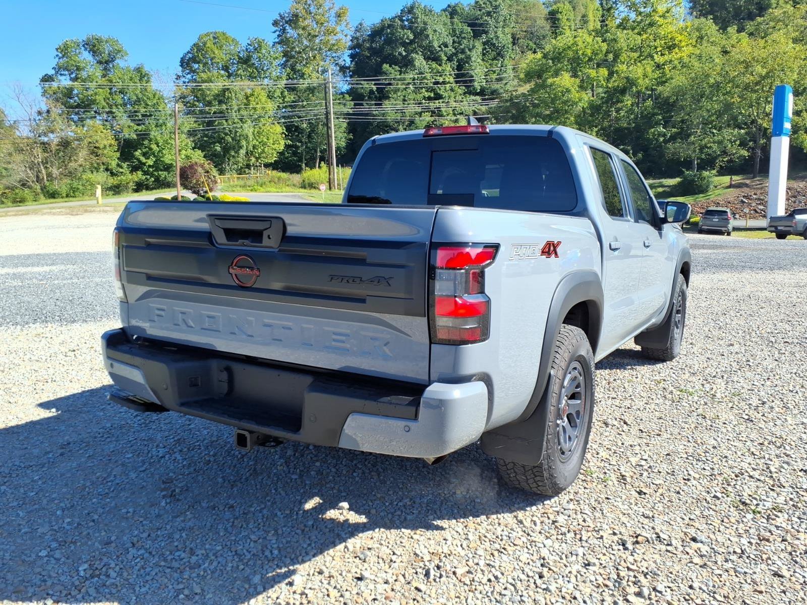Used 2026 Nissan Frontier PRO-4X w/ Tow Package AWD/4WD image 5