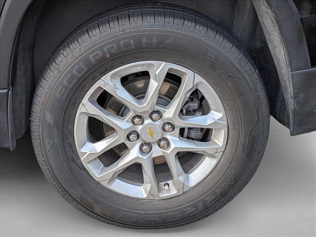Used 2023 Chevrolet Traverse LS FWD image 3