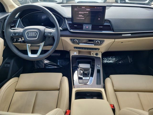 Certified 2024 Audi Q5 e Prestige w/ Prestige Package AWD/4WD image 2