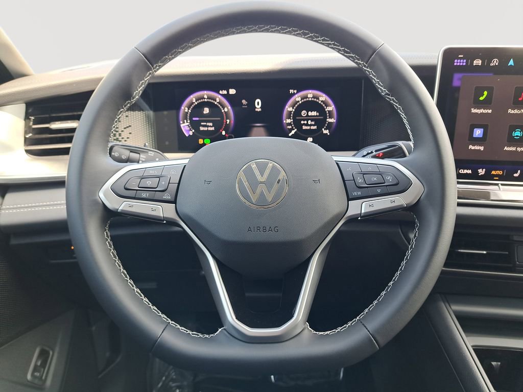 New 2025 Volkswagen Tiguan SE FWD image 21