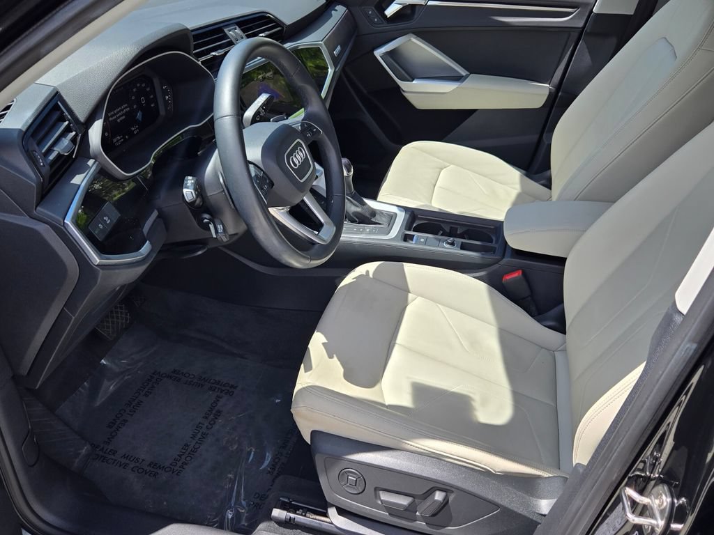 Used 2023 Audi Q3 2.0T Premium w/ Convenience Package AWD/4WD image 10