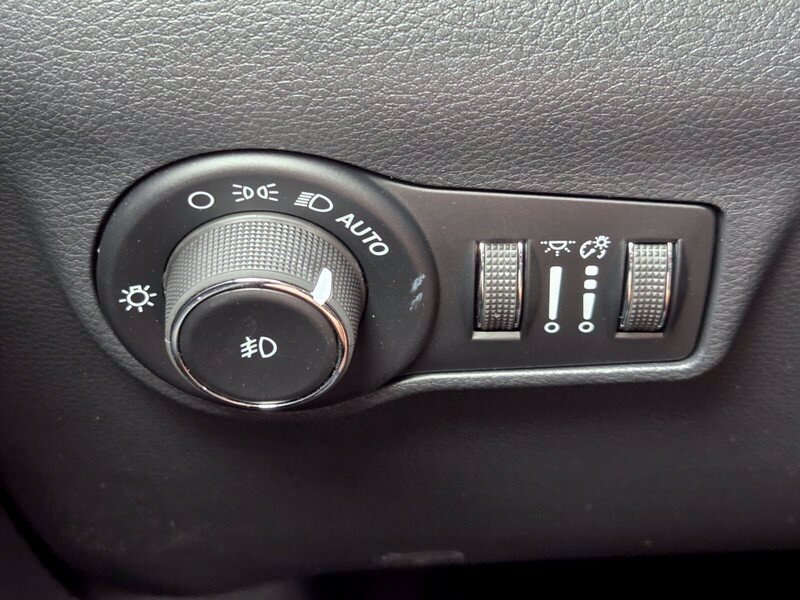 New 2026 Jeep Compass Latitude AWD/4WD image 21