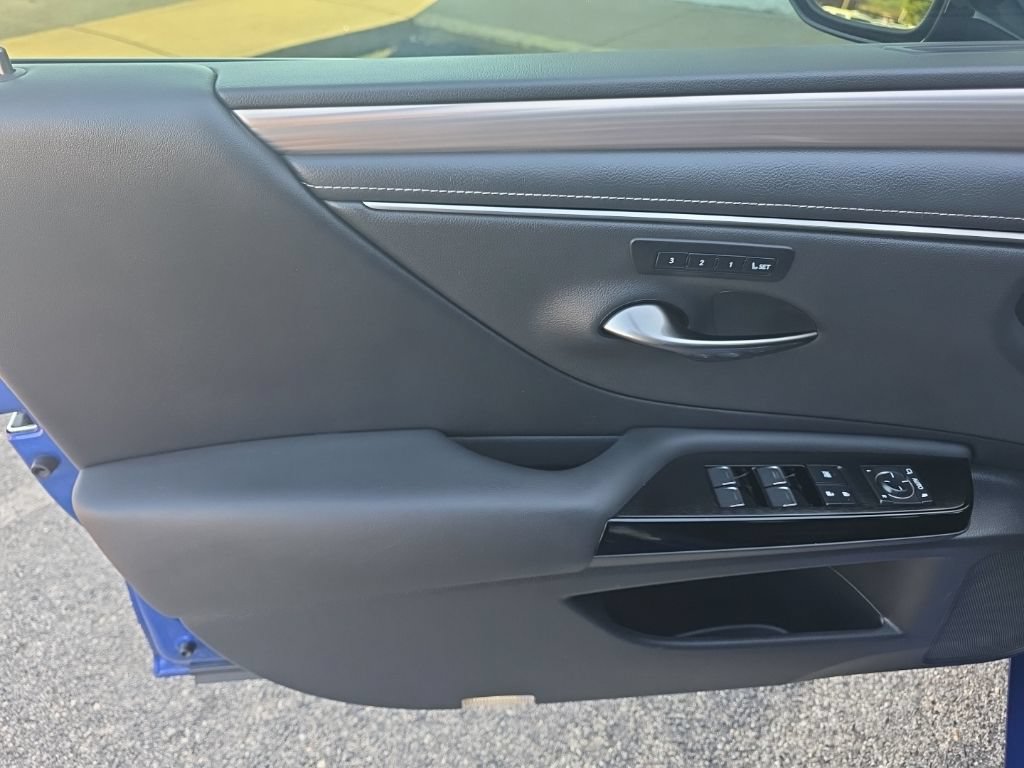 Used 2023 Lexus ES 350 F Sport FWD image 14
