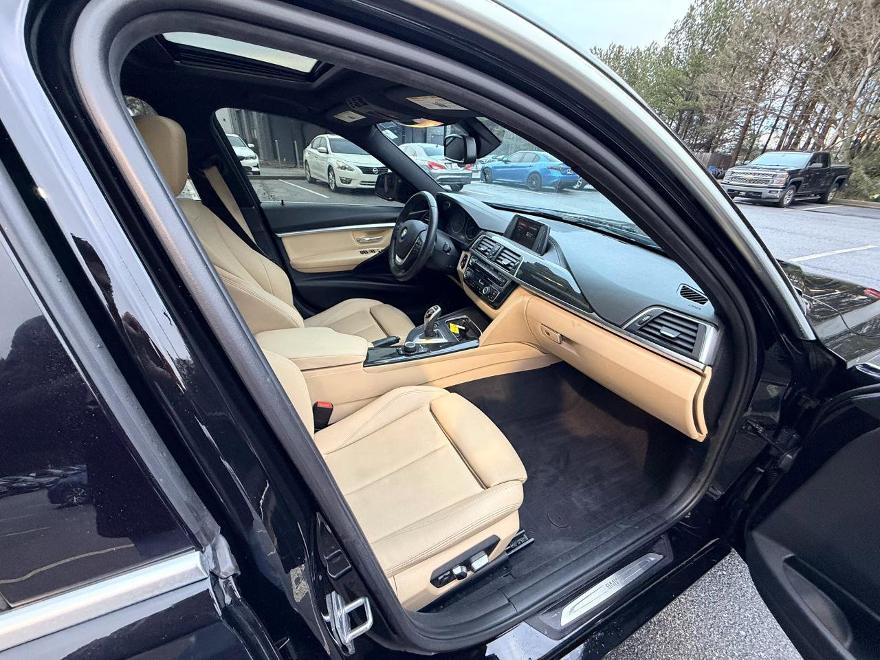 Used 2018 BMW 330i Sedan w/ Convenience Package RWD image 14