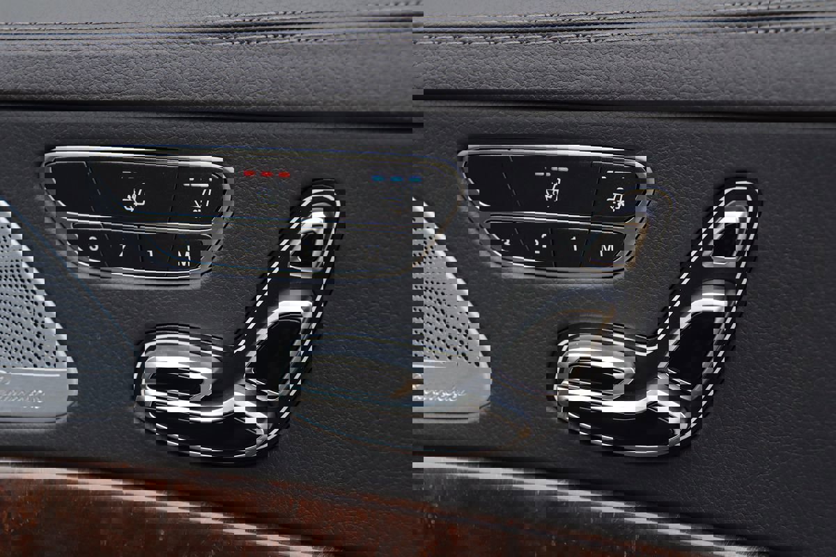 Used 2019 Mercedes-Benz S 560 Sedan image 49