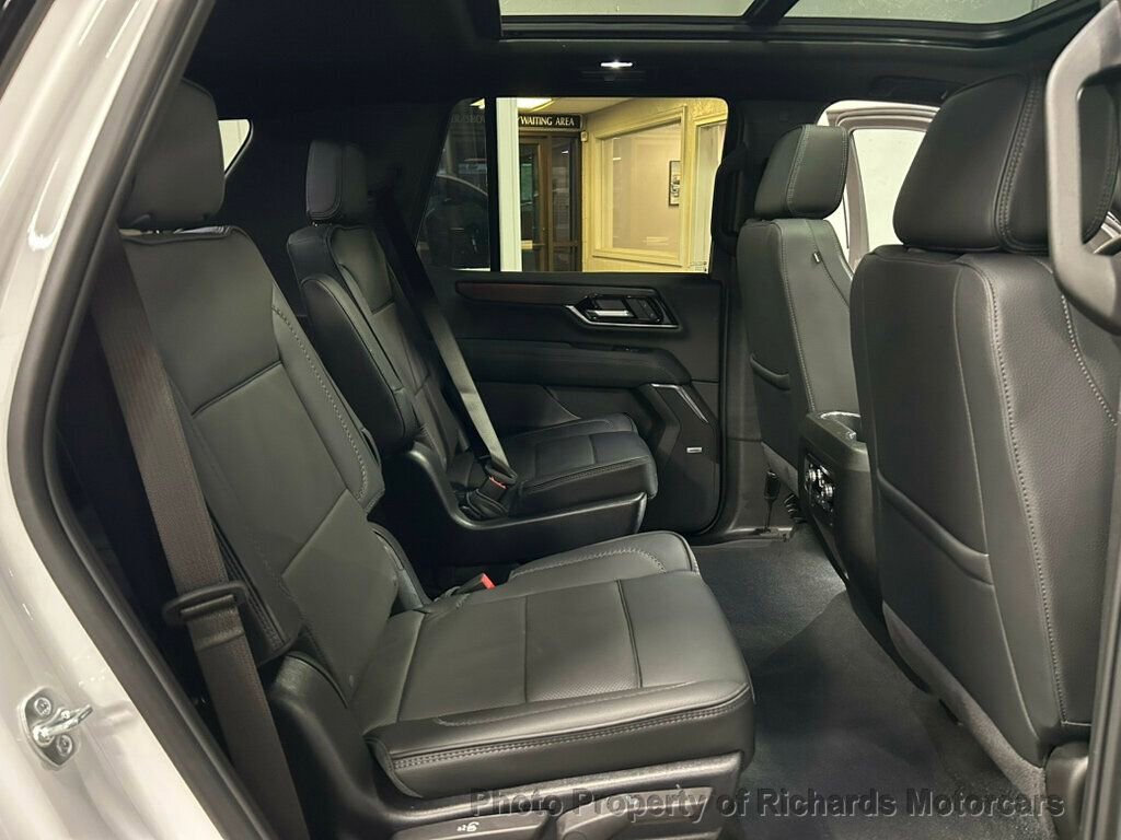 Used 2025 GMC Yukon Denali w/ Sun & Power Step Package AWD/4WD image 30