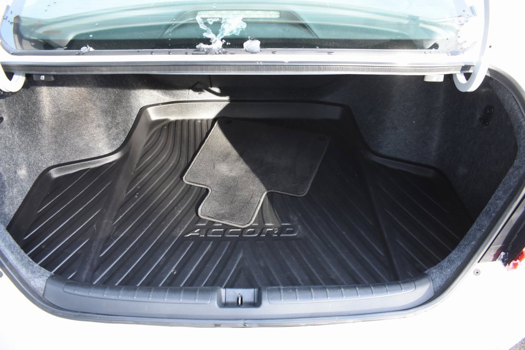 Used 2022 Honda Accord EX-L image 10