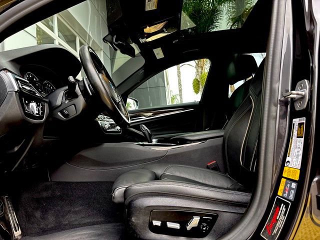 Used 2019 BMW 530e w/ M Sport Package image 11