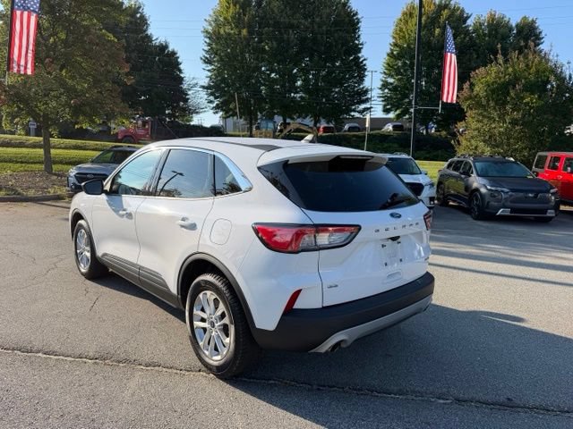 Used 2022 Ford Escape SE w/ Convenience Package AWD/4WD image 3