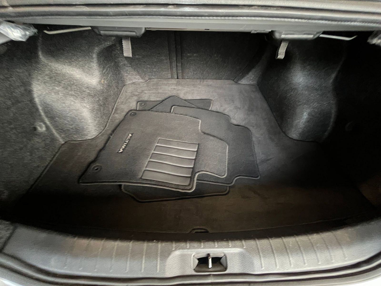 Used 2024 Nissan Altima 2.5 SV image 31