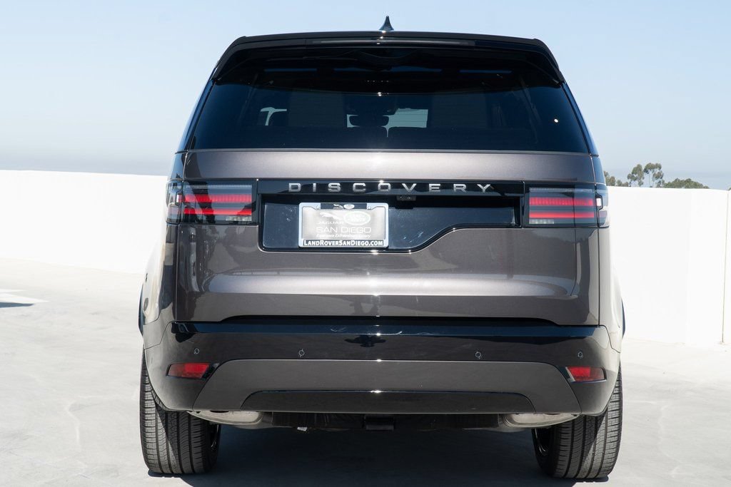 Used 2025 Land Rover Discovery Dynamic SE AWD/4WD image 4