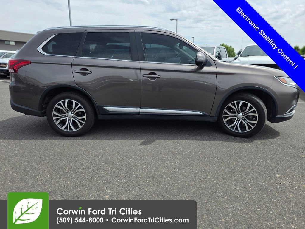 Used 2018 Mitsubishi Outlander SEL AWD/4WD image 7