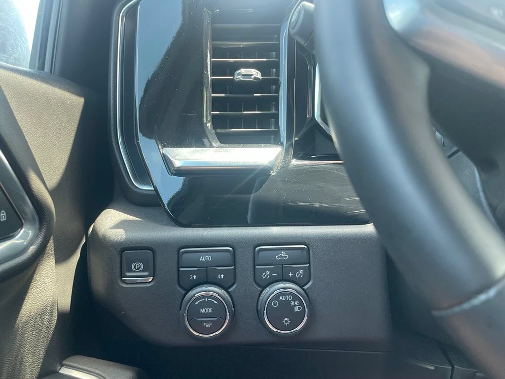 Used 2026 Chevrolet Silverado 1500 LT AWD/4WD image 12