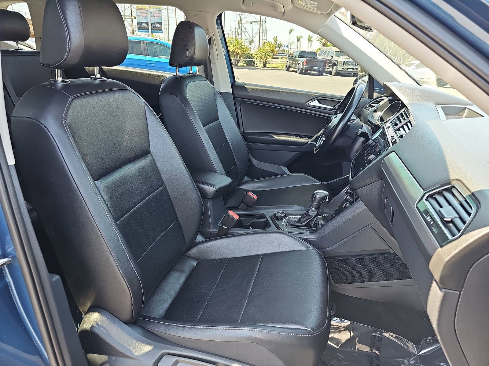 Used 2018 Volkswagen Tiguan SE AWD/4WD image 10