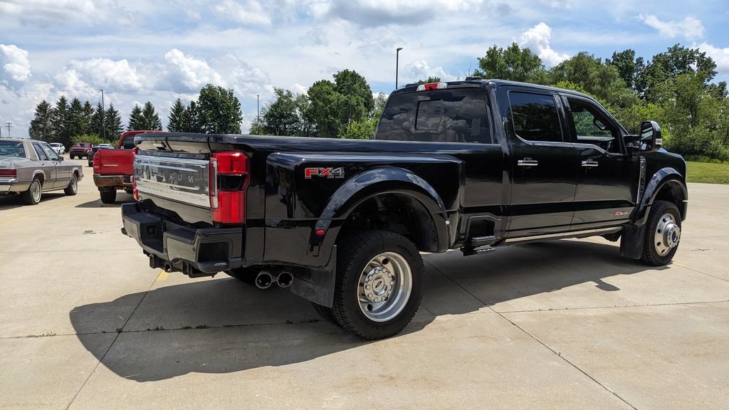 Certified 2024 Ford F450 Platinum w/ FX4 Off-Road Package AWD/4WD image 3