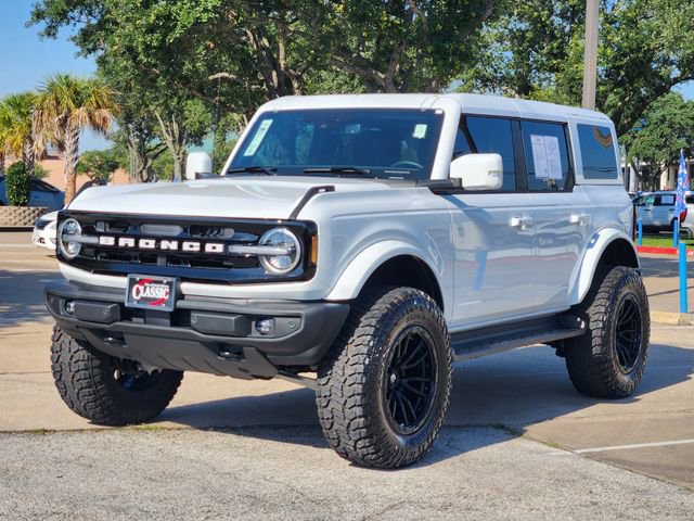 Used 2025 Ford Bronco Outer Banks AWD/4WD image 3