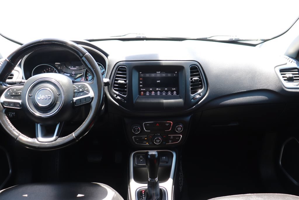 Used 2020 Jeep Compass Latitude FWD image 14