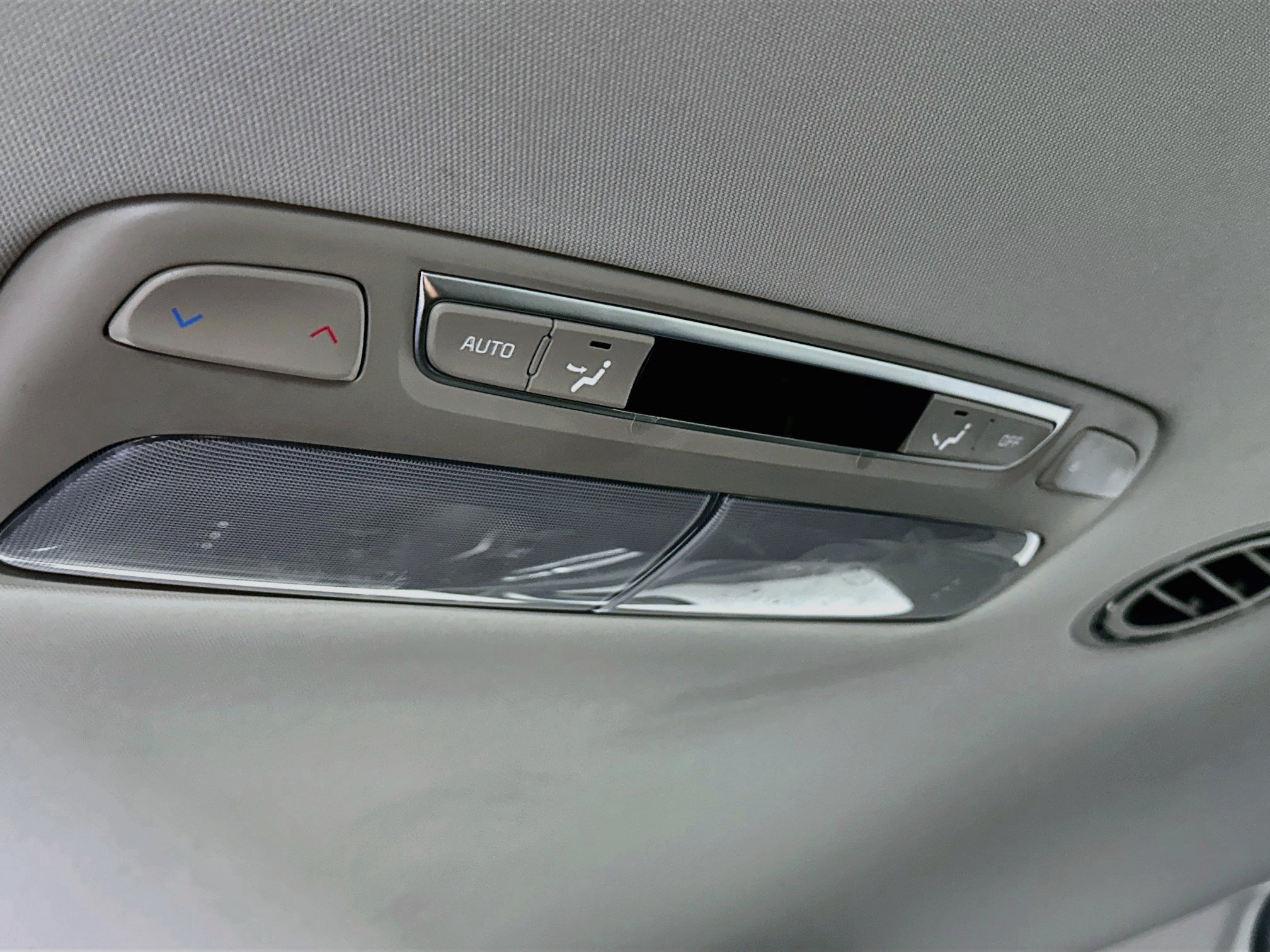 Used 2025 Kia Telluride LX FWD image 28