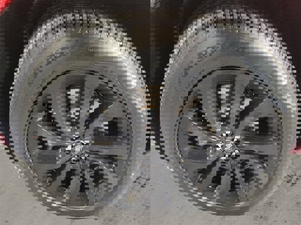 New 2024 Land Rover Discovery Sport S image 9