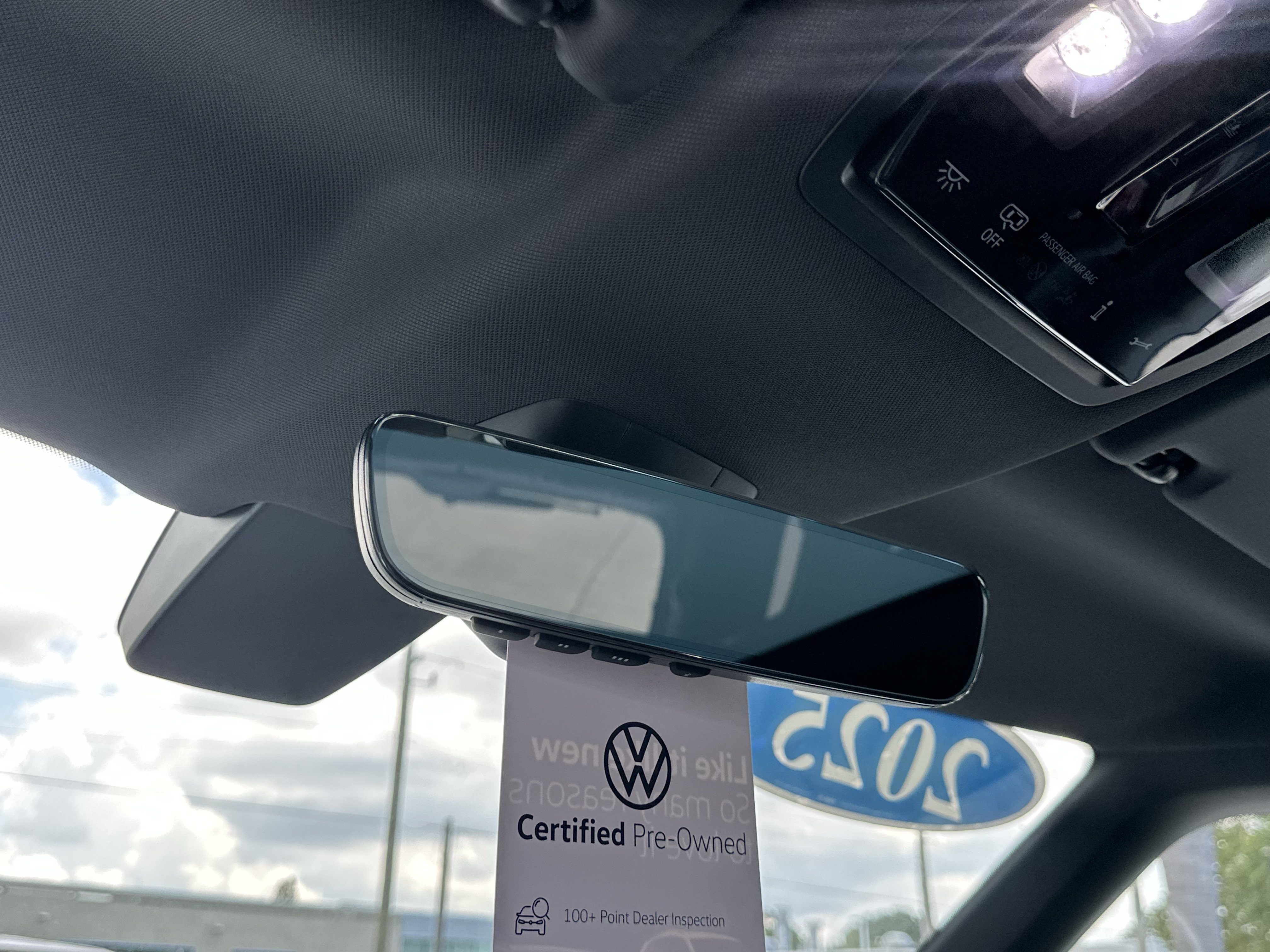Certified 2025 Volkswagen ID. Buzz Pro S Plus AWD/4WD image 35