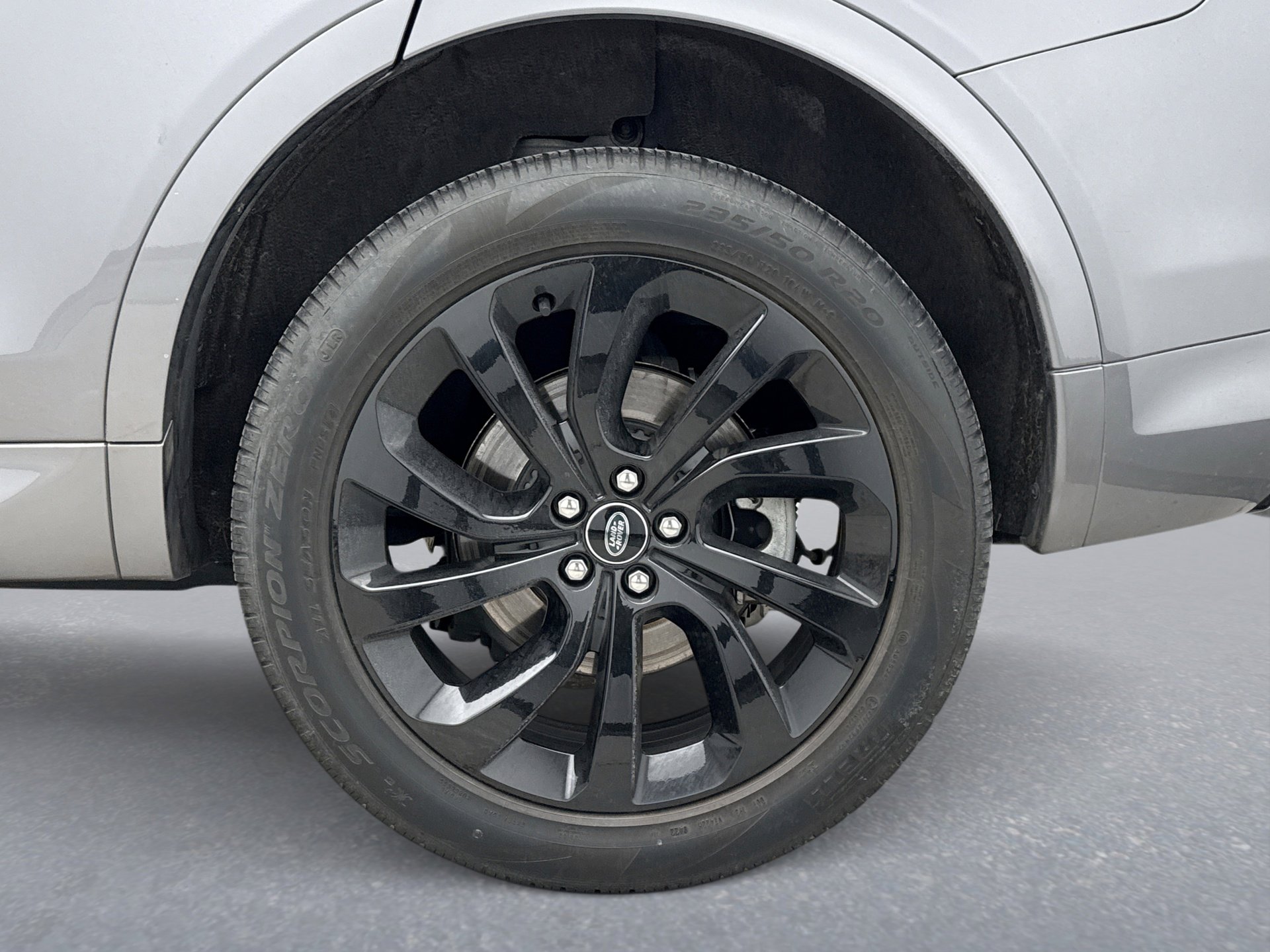 Used 2023 Land Rover Discovery Sport SE R-Dynamic image 28