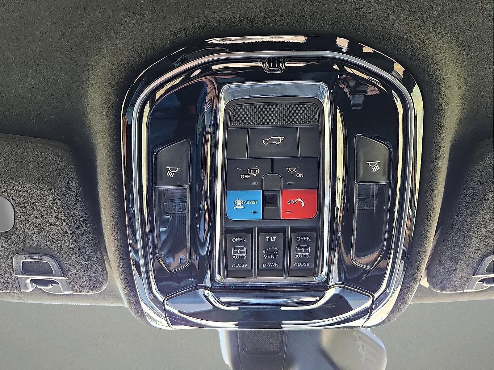 Used 2023 Jeep Grand Cherokee Summit AWD/4WD image 22
