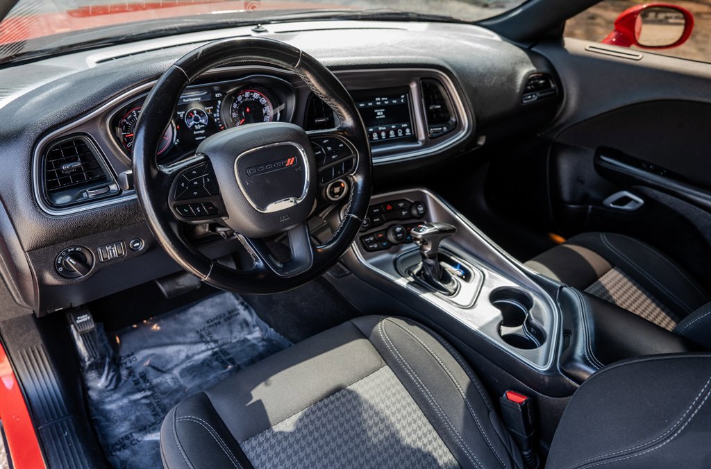 Used 2021 Dodge Challenger SXT image 14