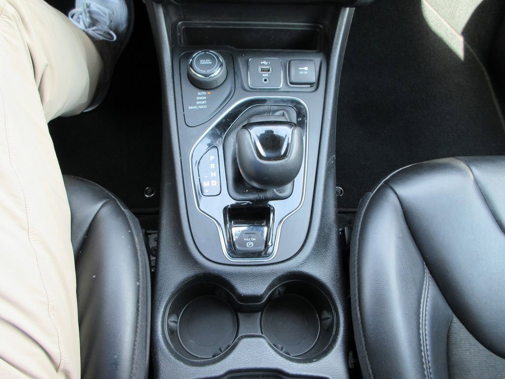 Used 2021 Jeep Cherokee Latitude Plus image 27